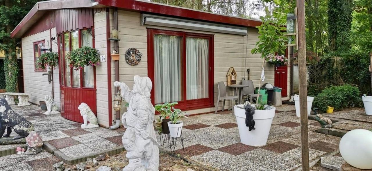 Retro Relax Resort Midden In Het Bos Op De Veluwe In プッテン エクステリア 写真