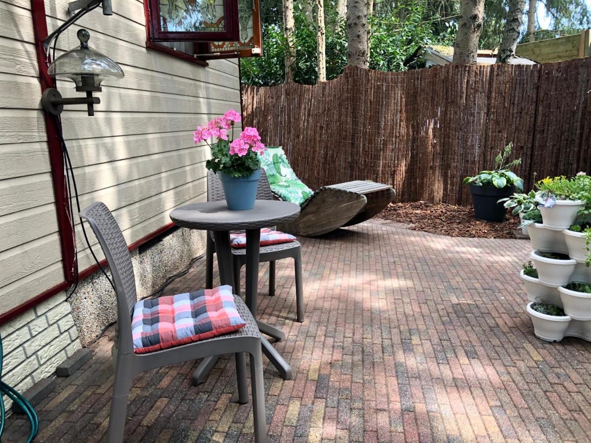 Retro Relax Resort Midden In Het Bos Op De Veluwe In プッテン エクステリア 写真