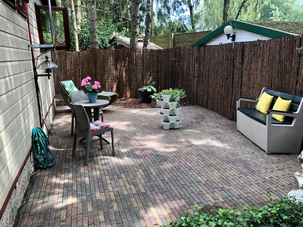 Retro Relax Resort Midden In Het Bos Op De Veluwe In プッテン エクステリア 写真