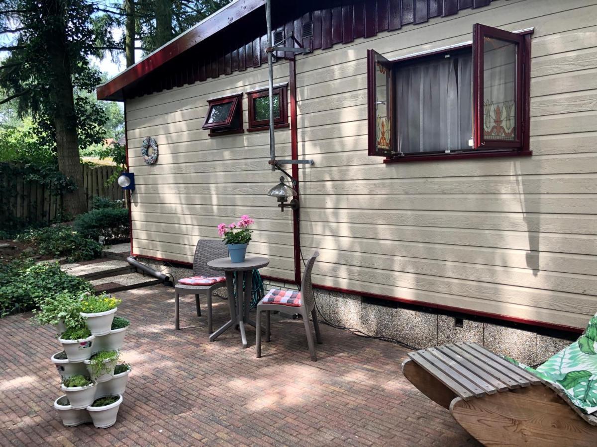 Retro Relax Resort Midden In Het Bos Op De Veluwe In プッテン エクステリア 写真